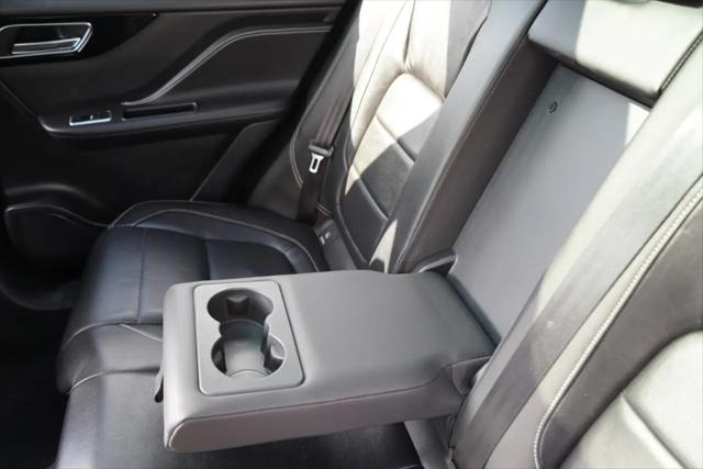 2019 Jaguar F-PACE R-Sport