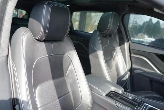2019 Jaguar F-PACE R-Sport