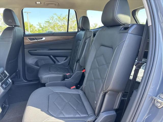 2026 Volkswagen Atlas SE with Technology