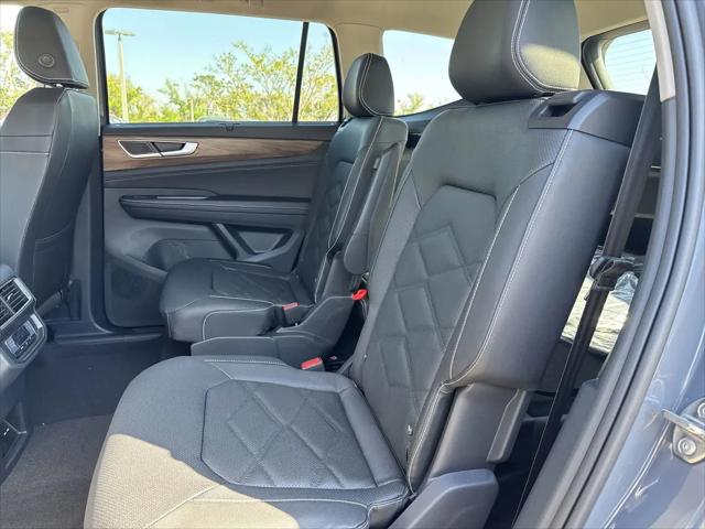 2026 Volkswagen Atlas SE with Technology
