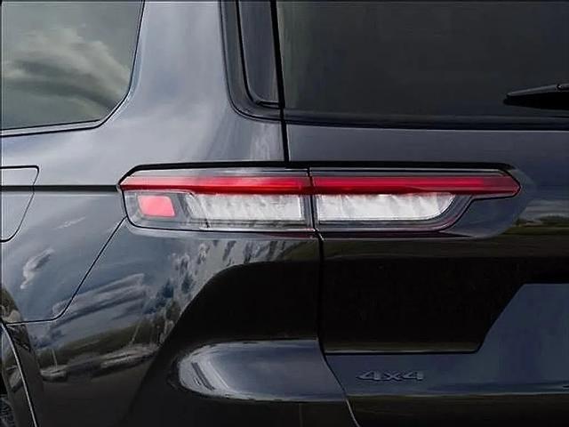 2025 Jeep Grand Cherokee L Summit Reserve 4x4