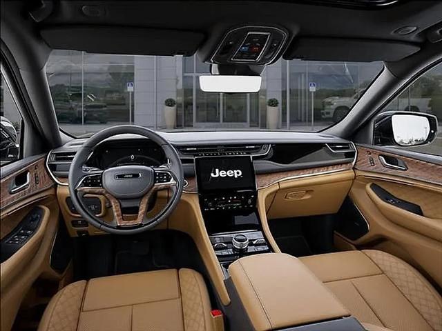 2025 Jeep Grand Cherokee L Summit Reserve 4x4
