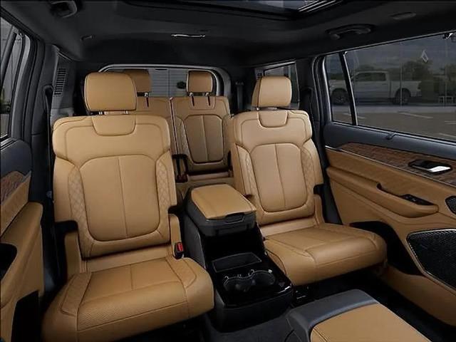 2025 Jeep Grand Cherokee L Summit Reserve 4x4