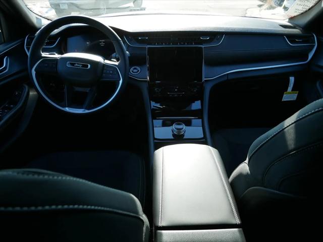 2026 Jeep Grand Cherokee L Altitude 4x4