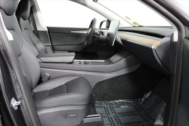 2025 Tesla Model Y Long Range Dual Motor Rear-Wheel Drive