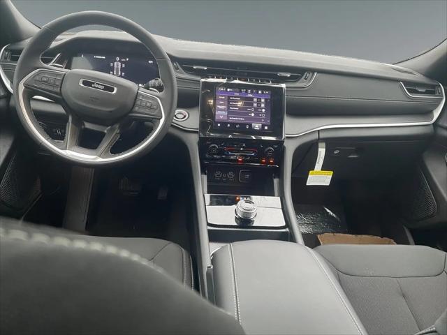 2026 Jeep Grand Cherokee Altitude 4x2