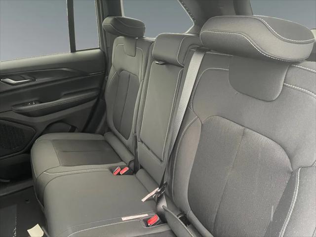 2026 Jeep Grand Cherokee Altitude 4x2