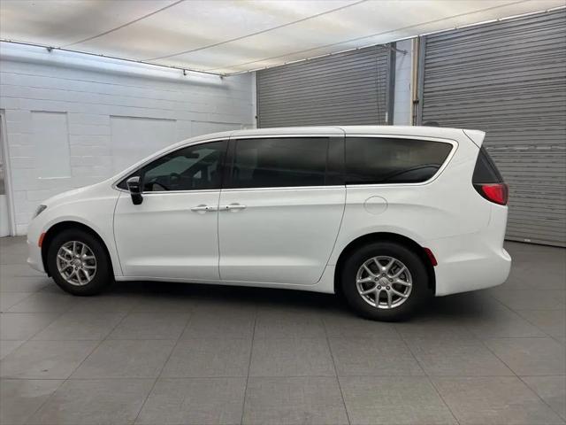 2026 Chrysler Voyager LX