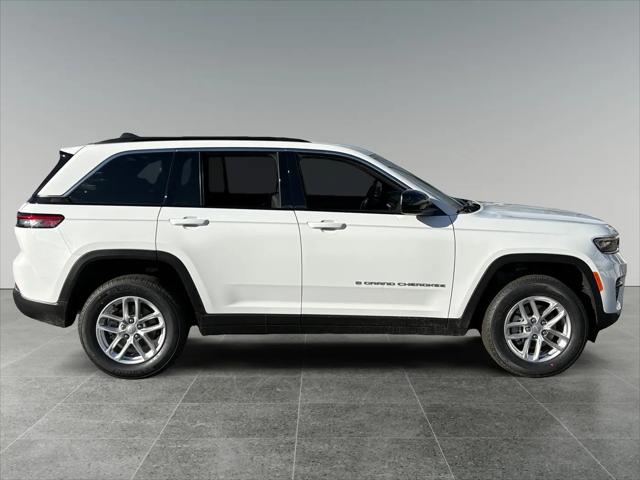 2026 Jeep Grand Cherokee Laredo 4x4