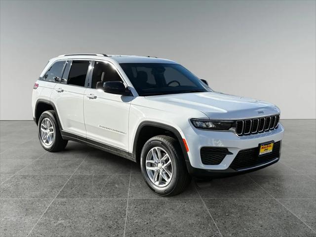 2026 Jeep Grand Cherokee Laredo 4x4