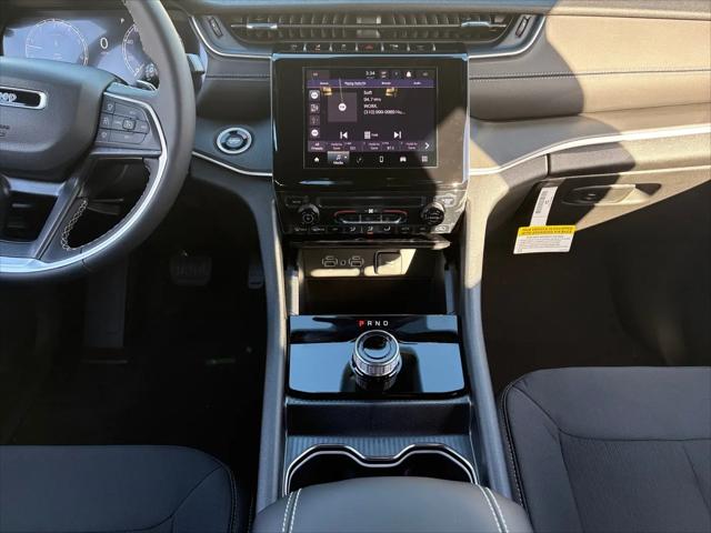 2026 Jeep Grand Cherokee Laredo 4x4