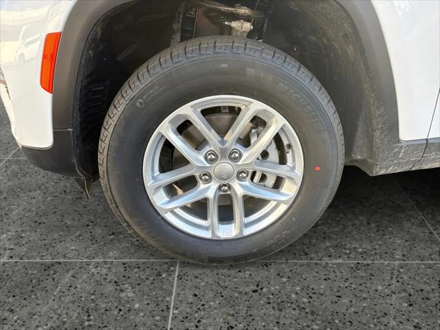 2026 Jeep Grand Cherokee Laredo 4x4