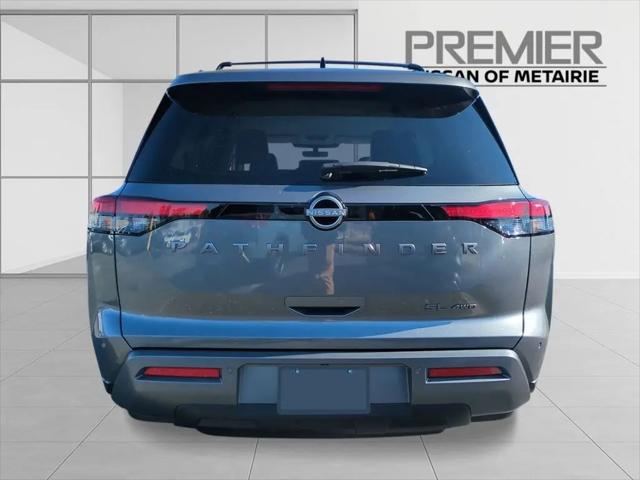 2026 Nissan Pathfinder SL