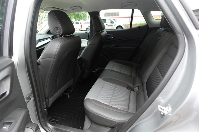 2025 Chevrolet Trax FWD LT
