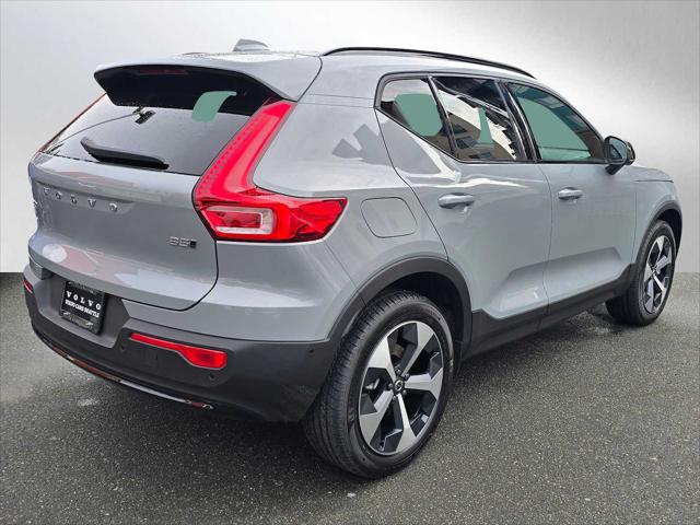 2026 Volvo XC40 Plus, B5 AWD Gas (mild hybrid), Dark