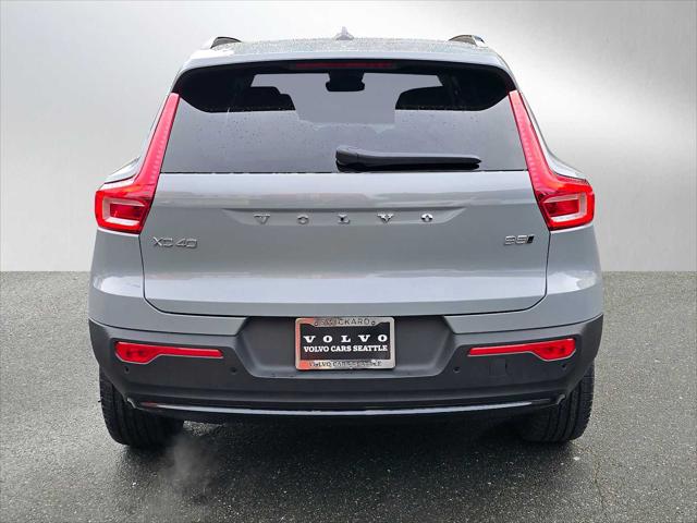 2026 Volvo XC40 Plus, B5 AWD Gas (mild hybrid), Dark