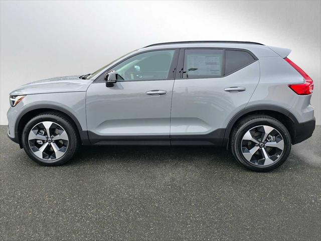 2026 Volvo XC40 Plus, B5 AWD Gas (mild hybrid), Dark