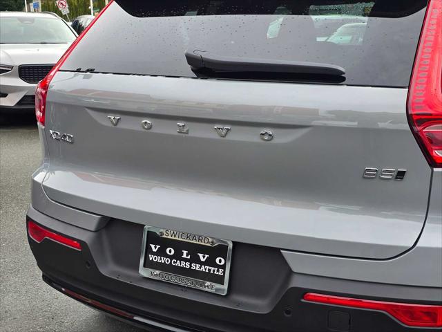 2026 Volvo XC40 Plus, B5 AWD Gas (mild hybrid), Dark