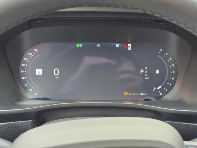 2026 Volvo XC40 Plus, B5 AWD Gas (mild hybrid), Dark