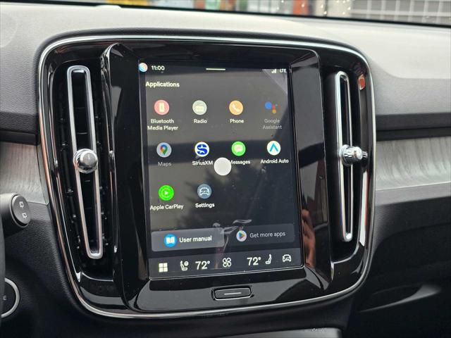 2026 Volvo XC40 Plus, B5 AWD Gas (mild hybrid), Dark