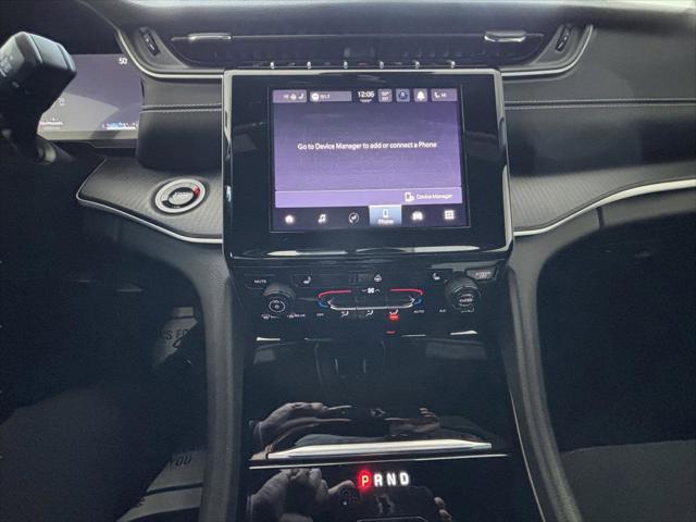 2024 Jeep Grand Cherokee L Laredo 4x4