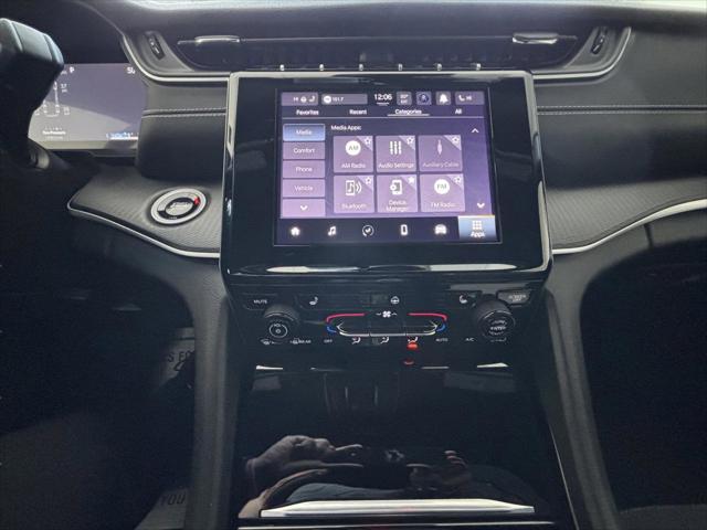 2024 Jeep Grand Cherokee L Laredo 4x4