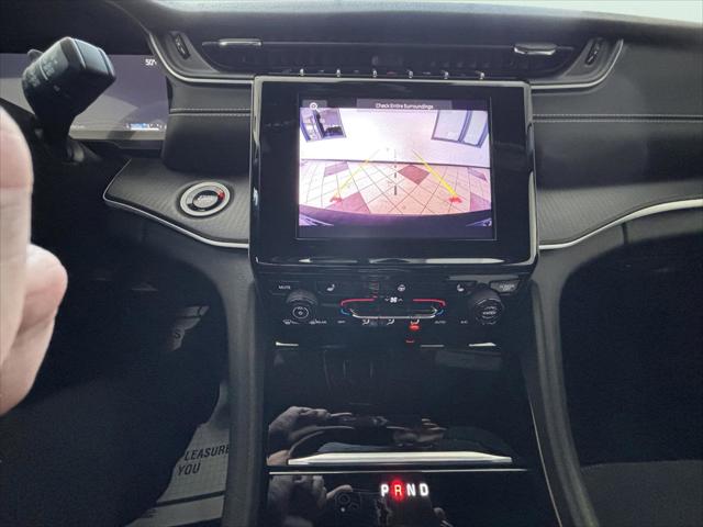 2024 Jeep Grand Cherokee L Laredo 4x4