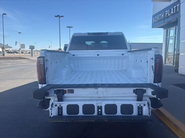 2025 GMC Sierra 2500HD 4WD Crew Cab Standard Bed AT4