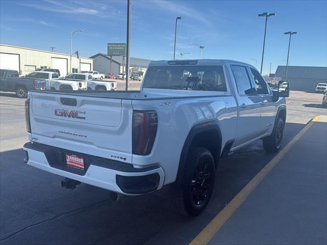 2025 GMC Sierra 2500HD 4WD Crew Cab Standard Bed AT4