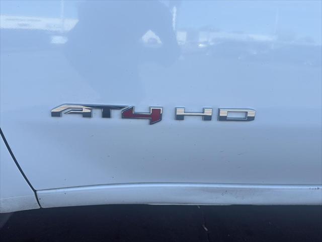 2025 GMC Sierra 2500HD 4WD Crew Cab Standard Bed AT4