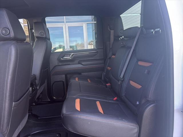 2025 GMC Sierra 2500HD 4WD Crew Cab Standard Bed AT4