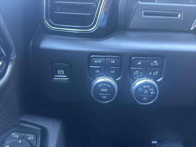 2025 GMC Sierra 2500HD 4WD Crew Cab Standard Bed AT4