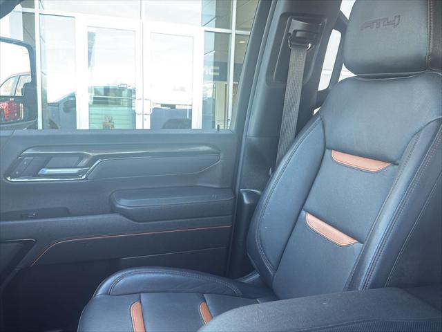2025 GMC Sierra 2500HD 4WD Crew Cab Standard Bed AT4