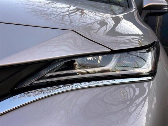 2023 Toyota Venza Limited [10]