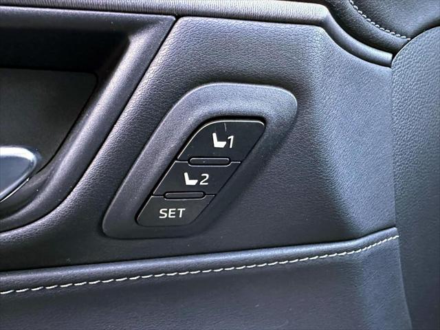 2023 Toyota Venza Limited [19]