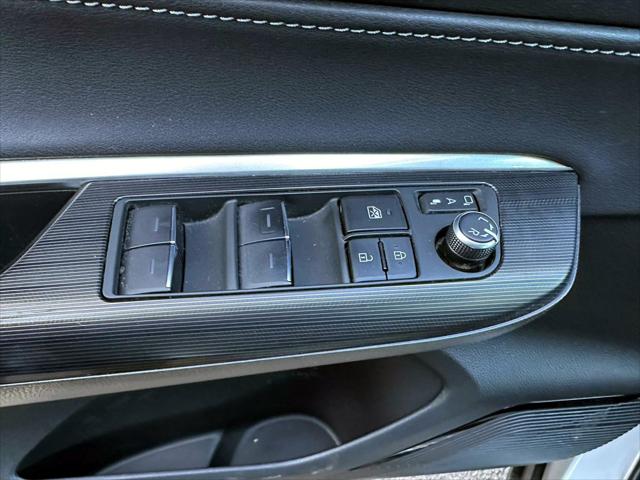 2023 Toyota Venza Limited [20]