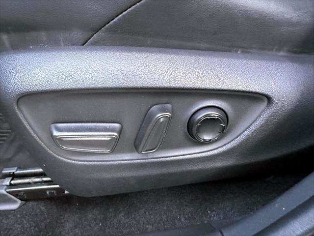 2023 Toyota Venza Limited [22]