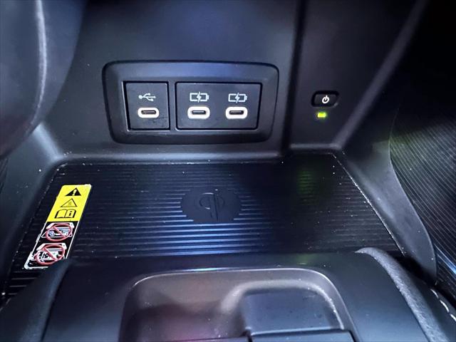 2023 Toyota Venza Limited [28]