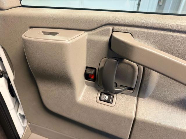 2023 Chevrolet Express Passenger RWD 3500 Extended Wheelbase LT