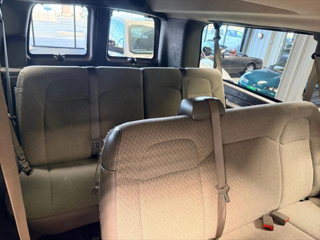 2023 Chevrolet Express Passenger RWD 3500 Extended Wheelbase LT