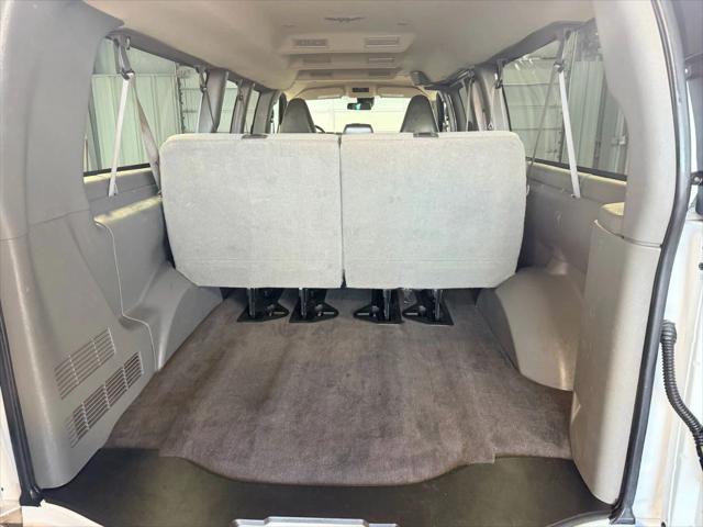 2023 Chevrolet Express Passenger RWD 3500 Extended Wheelbase LT