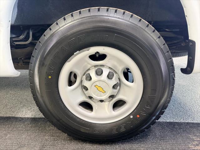 2023 Chevrolet Express Passenger RWD 3500 Extended Wheelbase LT