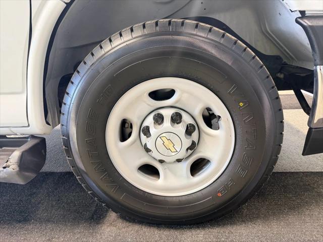 2023 Chevrolet Express Passenger RWD 3500 Extended Wheelbase LT
