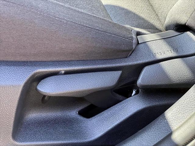 2025 Toyota Camry LE [11]