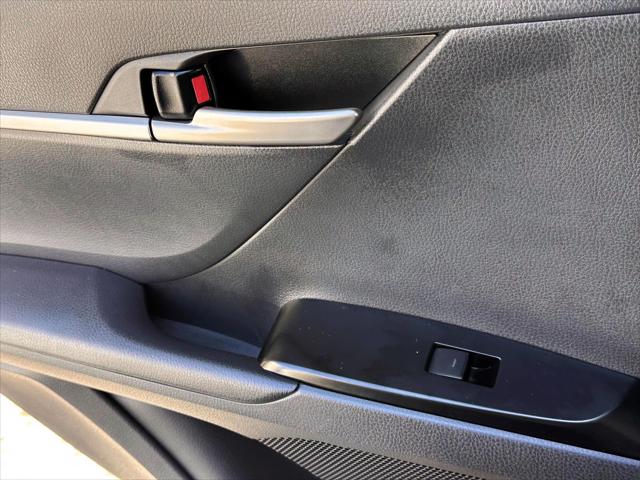 2025 Toyota Camry LE [17]