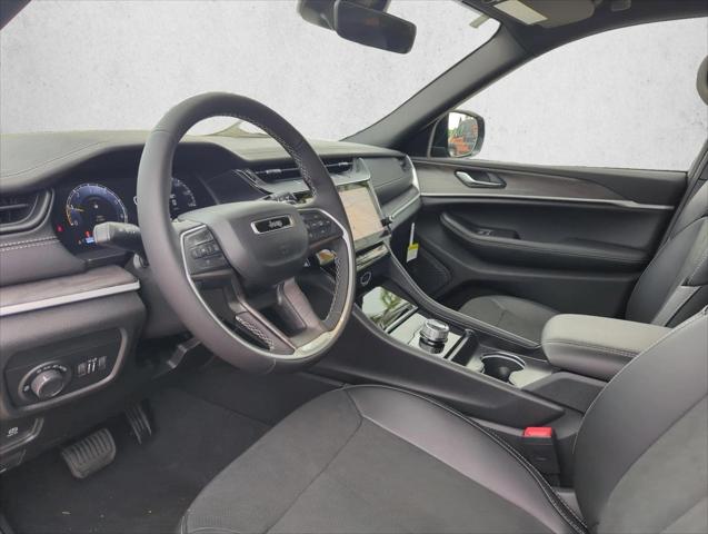 2026 Jeep Grand Cherokee Altitude 4x2
