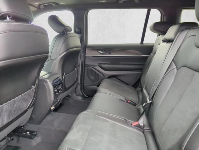 2026 Jeep Grand Cherokee Altitude 4x2