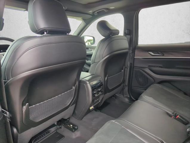 2026 Jeep Grand Cherokee Altitude 4x2