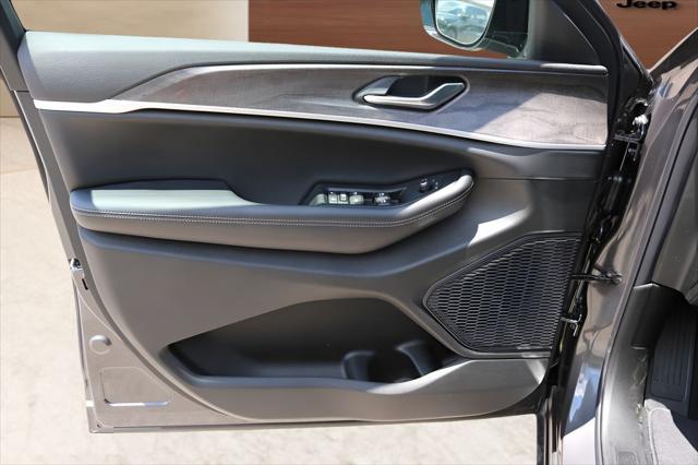 2026 Jeep Grand Cherokee Altitude 4x2