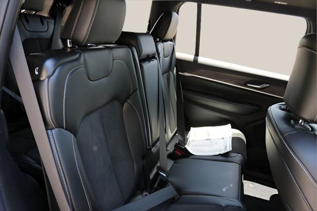 2026 Jeep Grand Cherokee Altitude 4x2